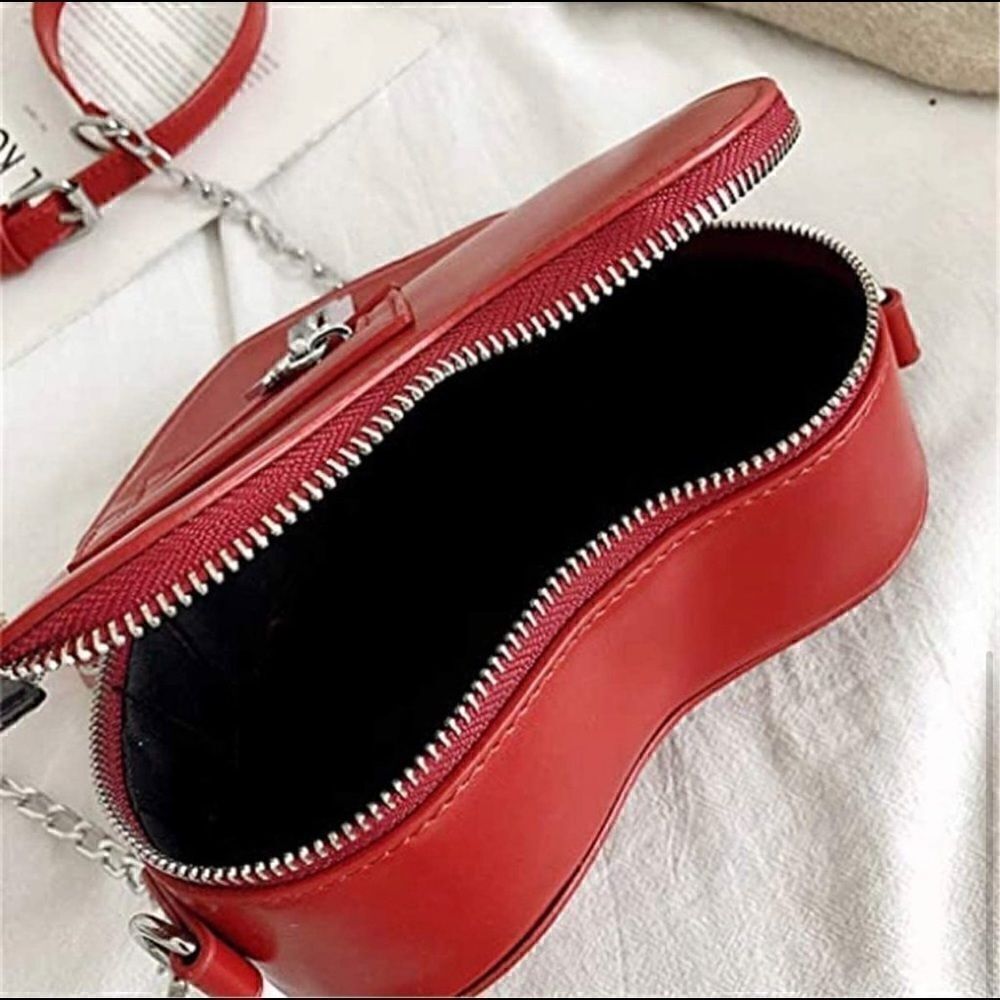 Red Heart Purse Handbag - Picture 2 of 7